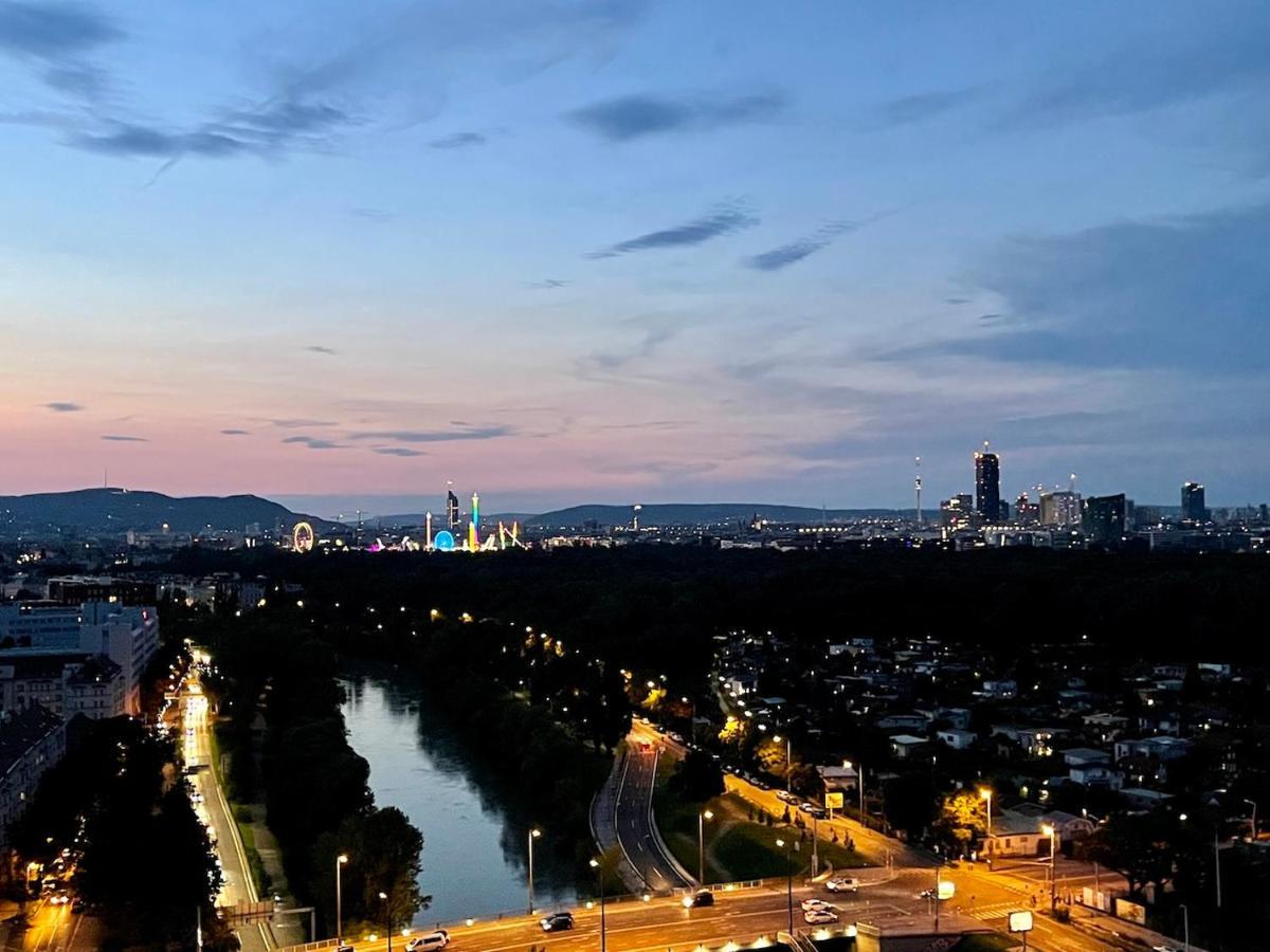 Triiiple Level 20 - Sonnenwohnen Apartment Mit Parkplatz Und Fantastischem Ausblick Wien Ngoại thất bức ảnh